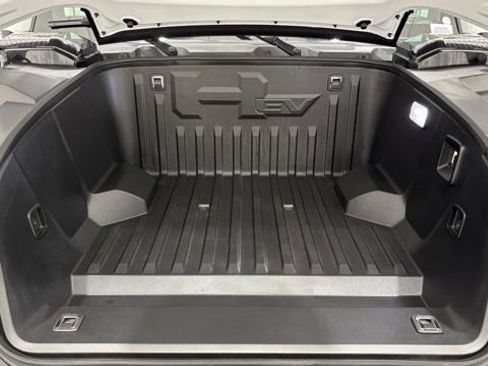 Used 2025 GMC Hummer EV 2X w/ LPO, Cargo Utility Package AWD/4WD image 11