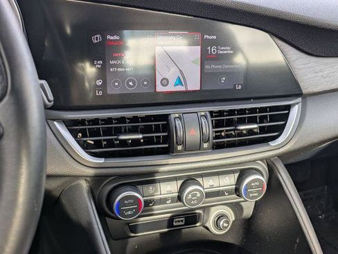 Certified 2022 Alfa Romeo Giulia Ti image 19