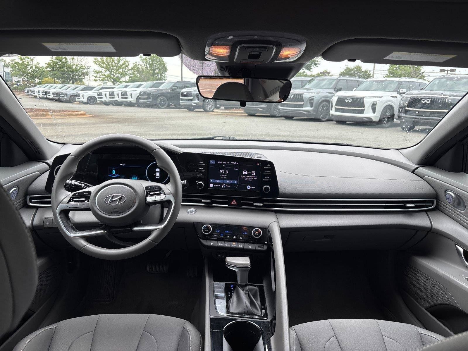 Used 2022 Hyundai Elantra SEL w/ Convenience + Premium Package FWD image 33