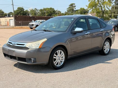 Used 2010 Ford Focus SEL FWD image 6