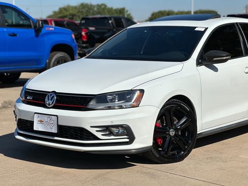 Used 2017 Volkswagen Jetta GLI image 21
