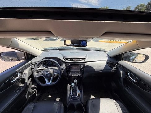 Used 2018 Nissan Rogue SL w/ Premium Package AWD/4WD image 14