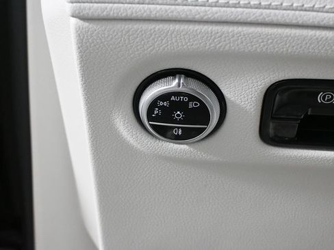 Used 2023 Mercedes-Benz EQE 500 4MATIC SUV image 13