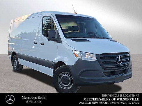 Used 2025 Mercedes-Benz Sprinter 2500 image 1