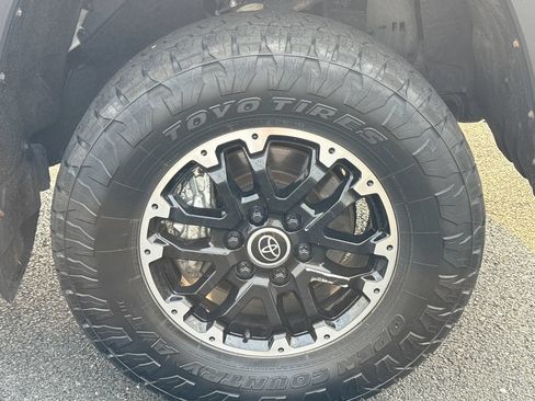Used 2023 Toyota Tundra Limited AWD/4WD image 9