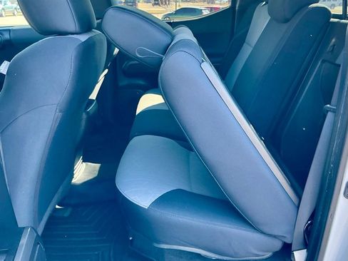 Used 2022 Toyota Tacoma TRD Off-Road w/ Technology Package image 29