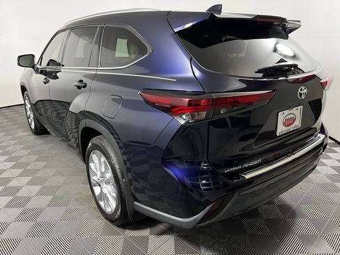 Certified 2025 Toyota Highlander Limited image 7