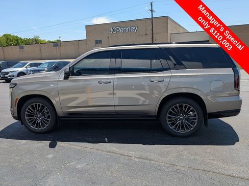 Used 2025 Cadillac Escalade Sport Platinum w/ LPO, Floor Liner Package AWD/4WD image 4