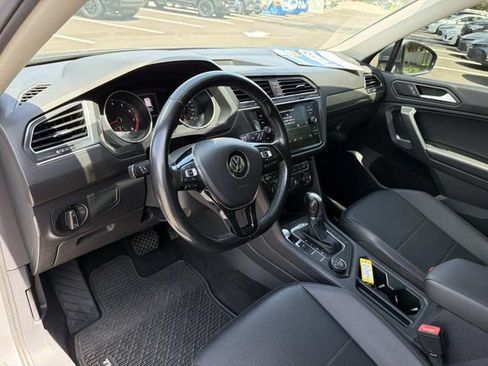 Used 2019 Volkswagen Tiguan SEL AWD/4WD image 12