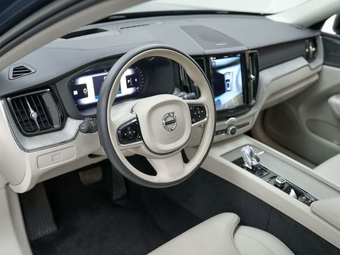 Certified 2023 Volvo XC60 B6 Ultimate w/ Protection Package Premier AWD/4WD image 13