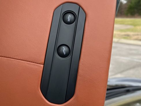 Used 2017 McLaren 570S image 29