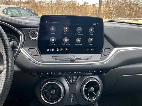 Used 2025 Chevrolet Blazer LT image 15