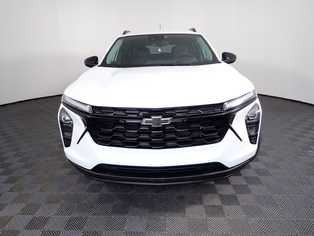 New 2026 Chevrolet Trax LT w/ Midnight Edition FWD image 8