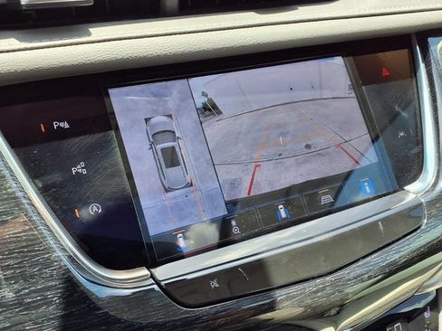 Used 2023 Cadillac XT6 Premium Luxury w/ Technology Package FWD image 12