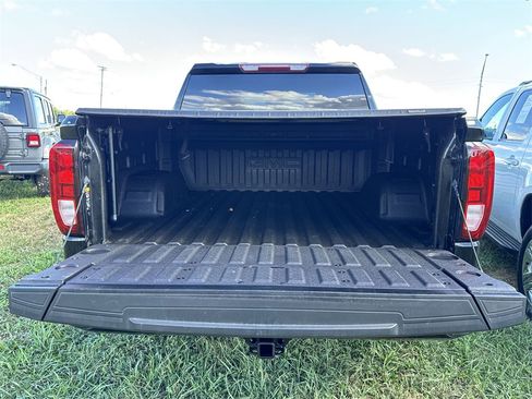 Used 2023 GMC Sierra 1500 Elevation image 28