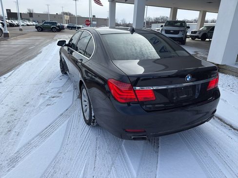 Used 2010 BMW 750i xDrive image 7