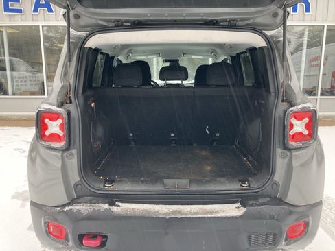 Used 2019 Jeep Renegade Trailhawk w/ UConnect 8.4 Nav Group image 4