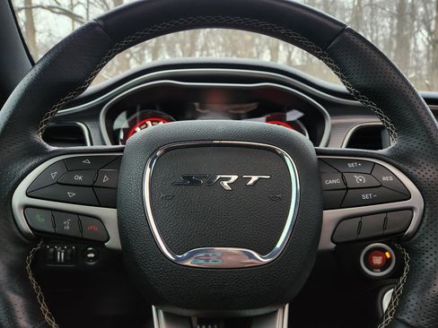 Used 2017 Dodge Challenger SRT Hellcat image 22