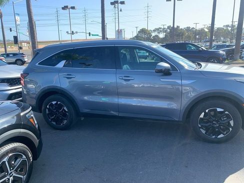 Certified 2024 Kia Sorento S w/ Panoramic Sunroof Package FWD image 6