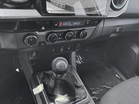 Used 2017 Toyota Tacoma TRD Sport w/ Premium & Technology Package AWD/4WD image 15