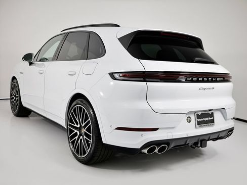 New 2026 Porsche Cayenne S AWD/4WD image 3