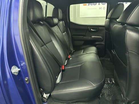 Used 2023 Toyota Tacoma Limited image 35