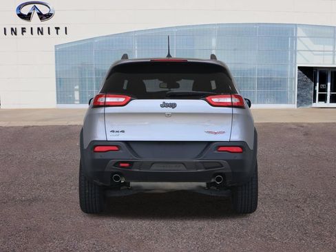 Used 2018 Jeep Cherokee Trailhawk AWD/4WD image 52