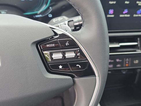 New 2026 Kia Niro SX Touring FWD image 32