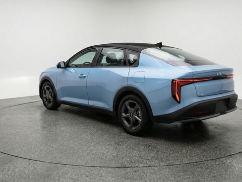 Used 2025 Kia K4 FWD image 6