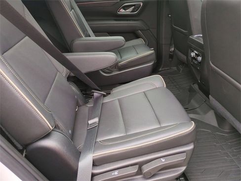 Used 2021 GMC Yukon SLT w/ SLT Premium Package image 27
