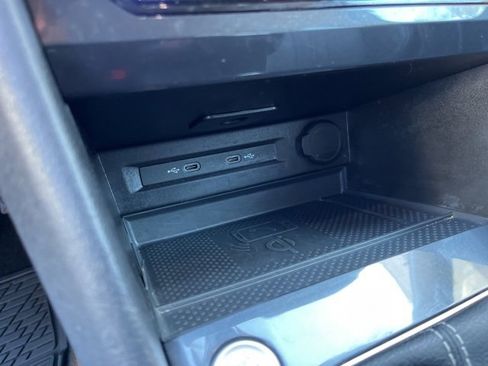 Used 2024 Volkswagen Tiguan SE image 26