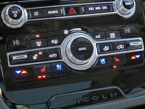 Used 2020 Lincoln Corsair Reserve w/ Elements Package image 24