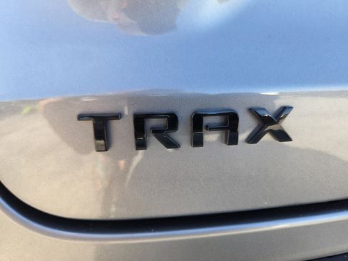 Used 2025 Chevrolet Trax RS w/ Driver Confidence Package FWD image 14