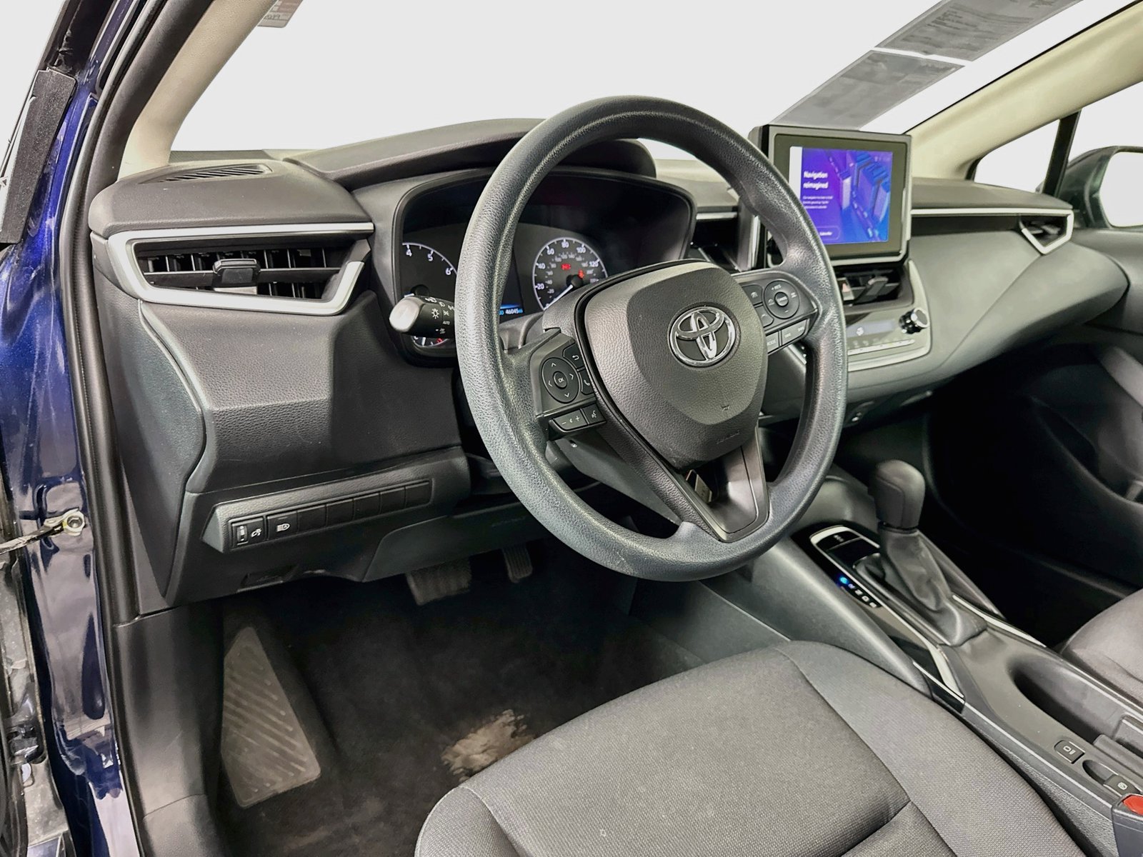 Used 2023 Toyota Corolla LE FWD image 10