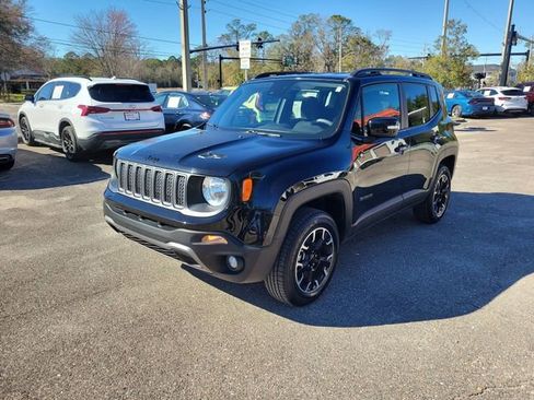 Used 2023 Jeep Renegade Latitude image 4