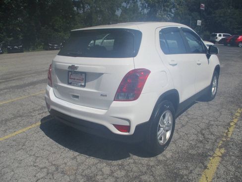 Used 2020 Chevrolet Trax LS AWD/4WD image 3