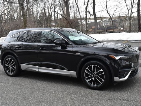 Used 2024 Acura ZDX A-Spec image 11