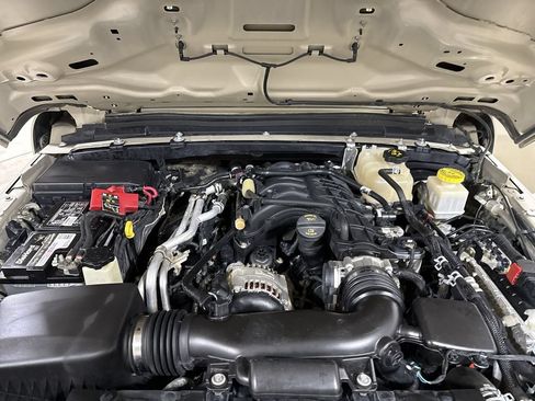 Used 2020 Jeep Gladiator Mojave w/ Dual Top Group AWD/4WD image 25