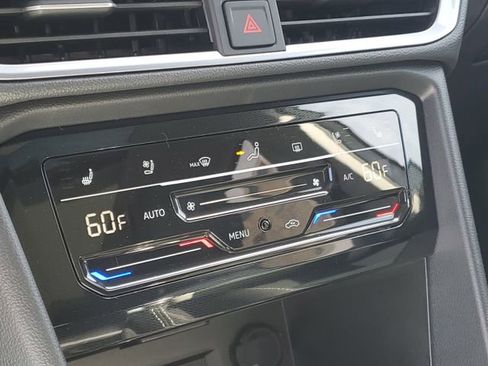 New 2025 Volkswagen Taos SEL image 22