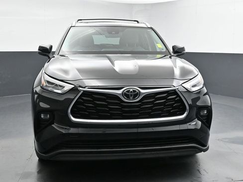 Used 2021 Toyota Highlander Limited image 3