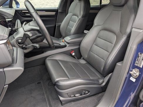 Certified 2024 Porsche Macan 4 Electric image 5