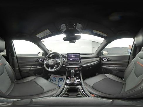 Used 2024 Jeep Compass Trailhawk image 13