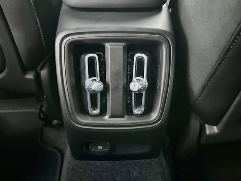 Used 2023 Volvo C40 P8 Recharge Plus AWD/4WD image 28