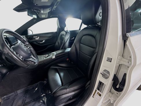 Used 2019 Mercedes-Benz C 300 4MATIC Sedan image 22