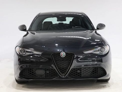 Used 2023 Alfa Romeo Giulia Estrema AWD/4WD image 2