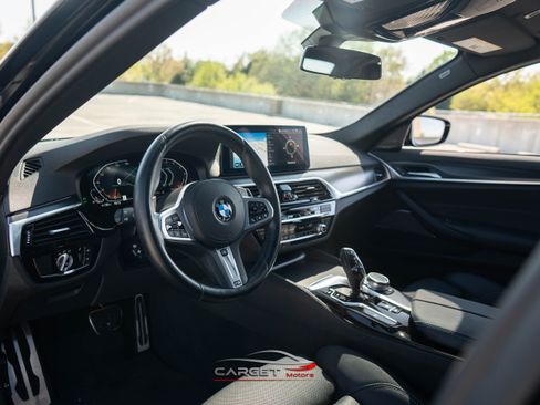 Used 2022 BMW 540i xDrive w/ M Sport Package image 7