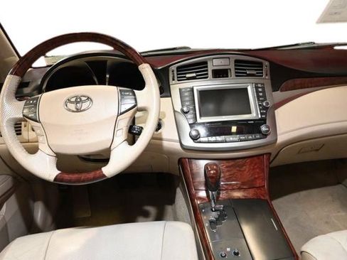 Used 2012 Toyota Avalon Limited image 12