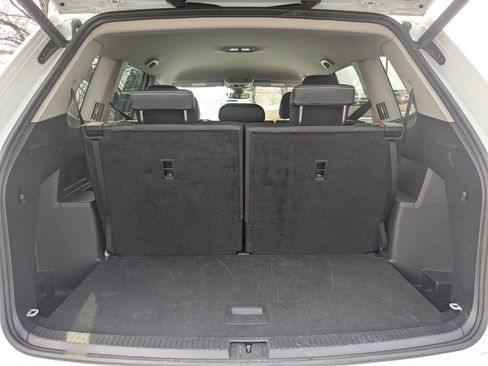 Used 2025 Volkswagen Atlas SE image 27