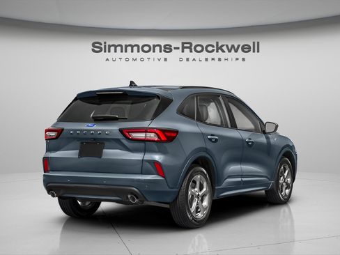Used 2023 Ford Escape ST-Line image 2