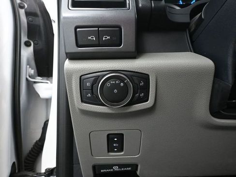 Used 2022 Ford F250 XLT w/ XLT Premium Package image 32